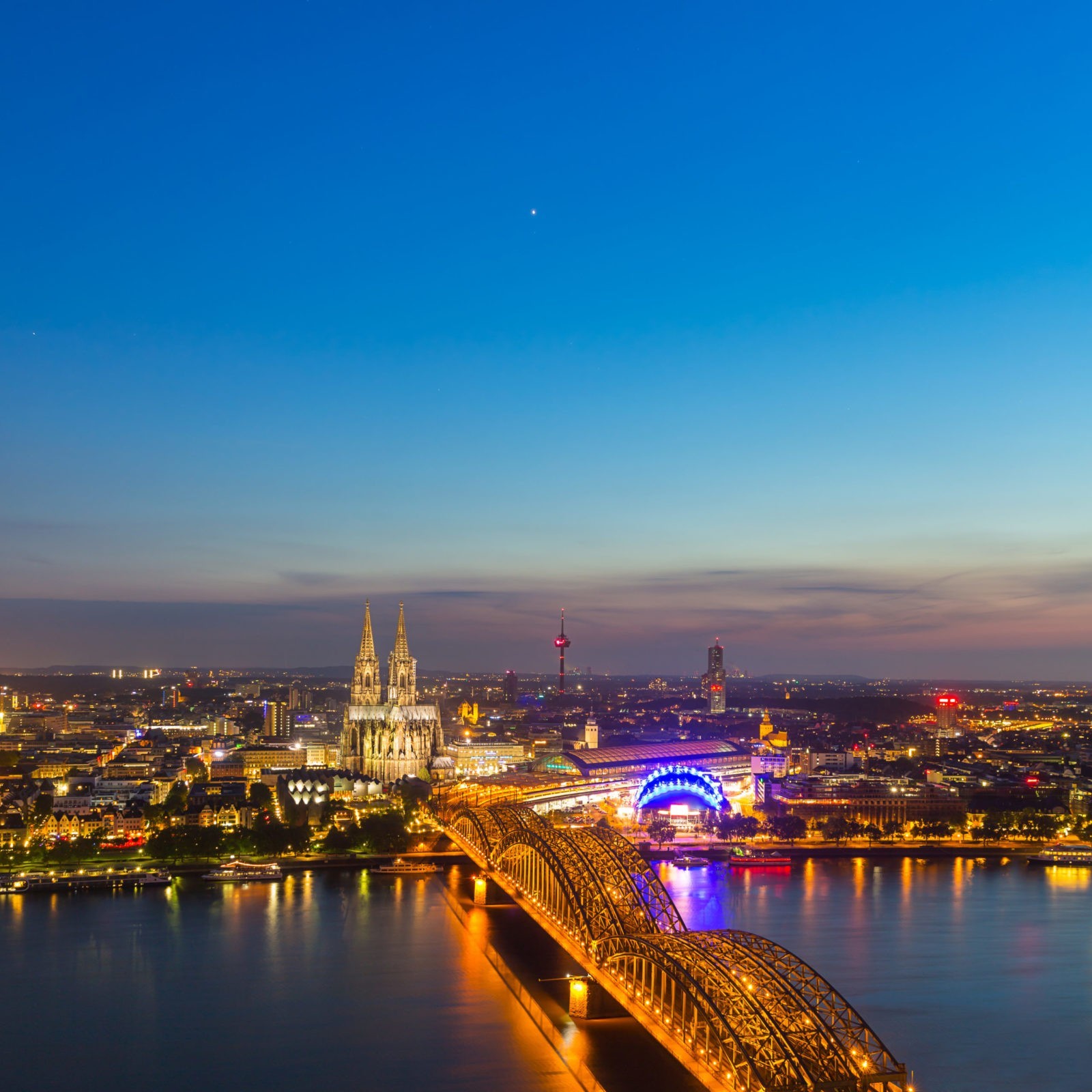 view cologne cathedral sunset summer rhine river taken outside with 5d mark iii scaled 1 1